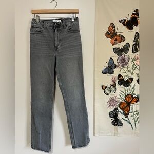 Abercrombie 90s Straight Ultra High Rise denim
